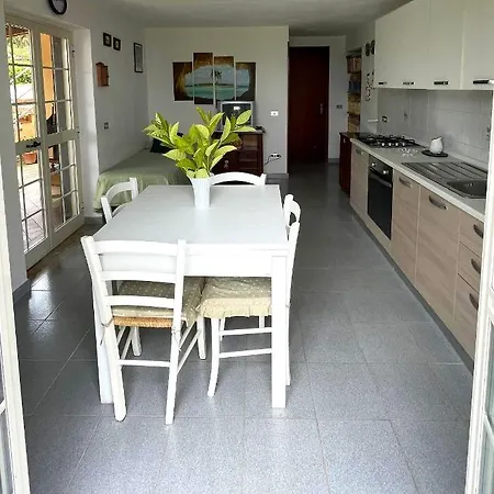 Goddess Yard * Tropea