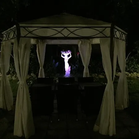 Goddess Yard Holiday home *